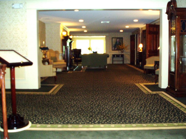 Room interior | Custom Carpet Centers
