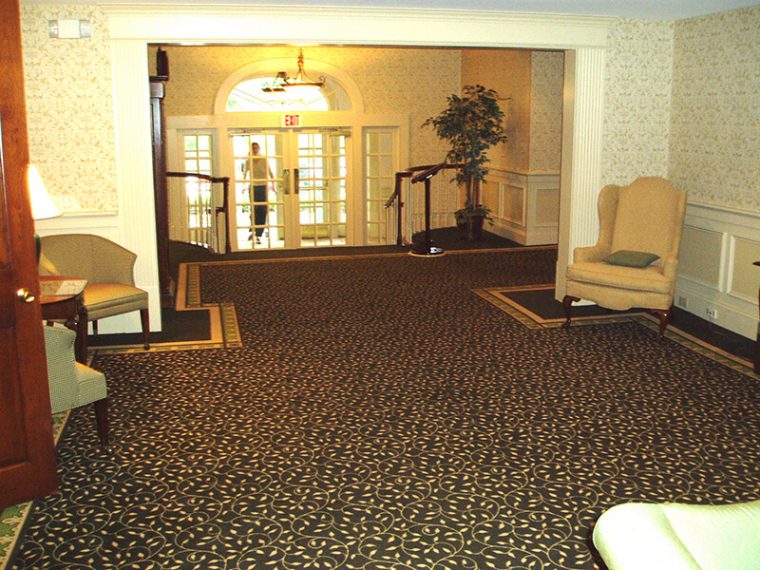 Commercial flooring | Custom Carpet Centers