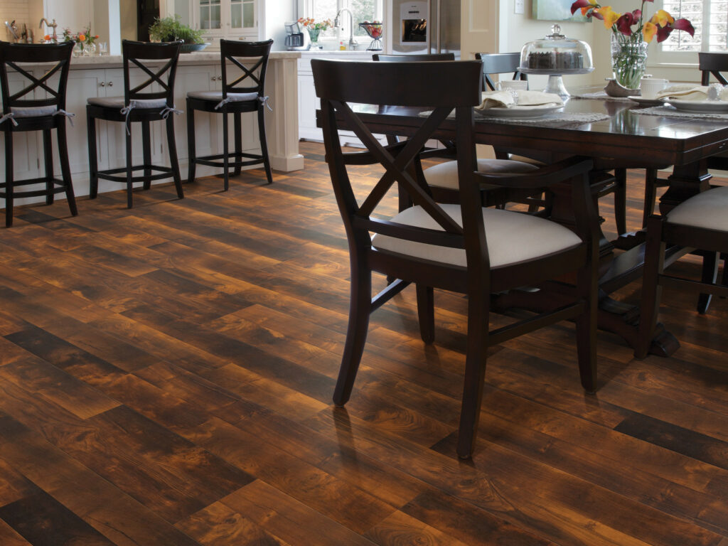 Laminate Flooring | Custom Carpet Centers