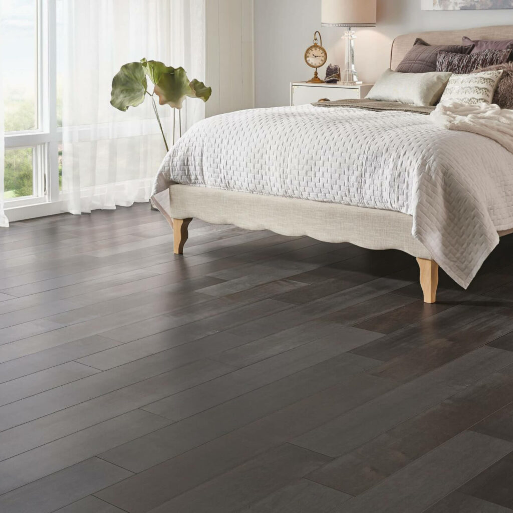 Bedroom flooring | Custom Carpet Centers